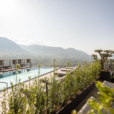 Hotel Landsitz Stroblhof à Tirolo Extérieur photo