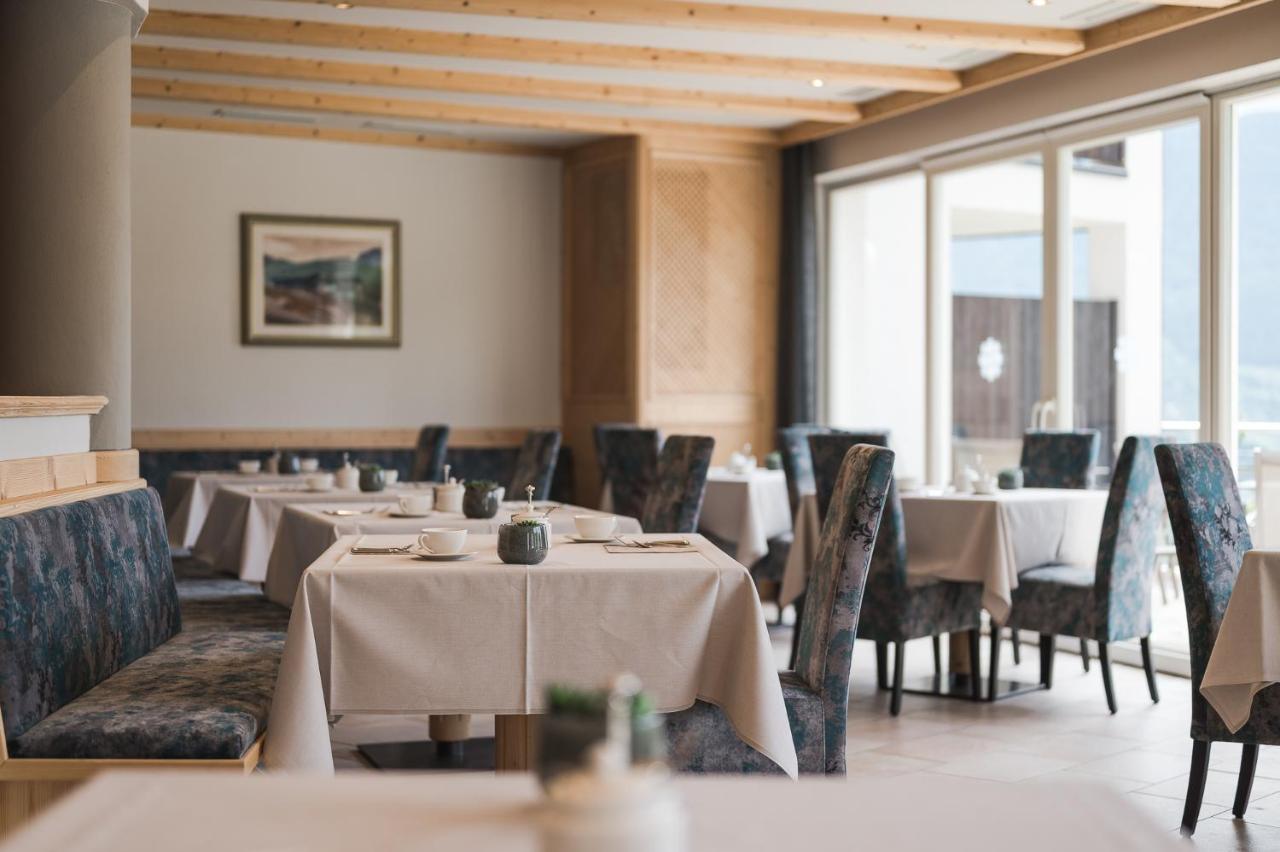 Hotel Landsitz Stroblhof à Tirolo Extérieur photo
