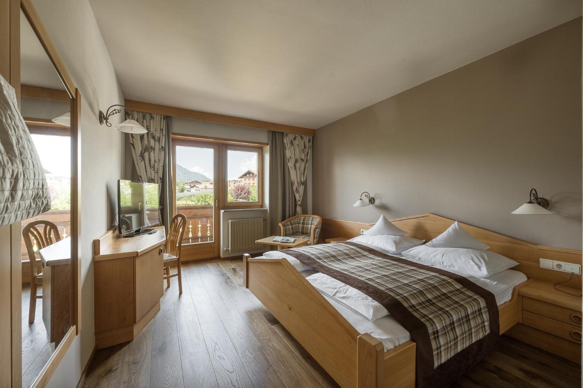 Hotel Landsitz Stroblhof à Tirolo Extérieur photo