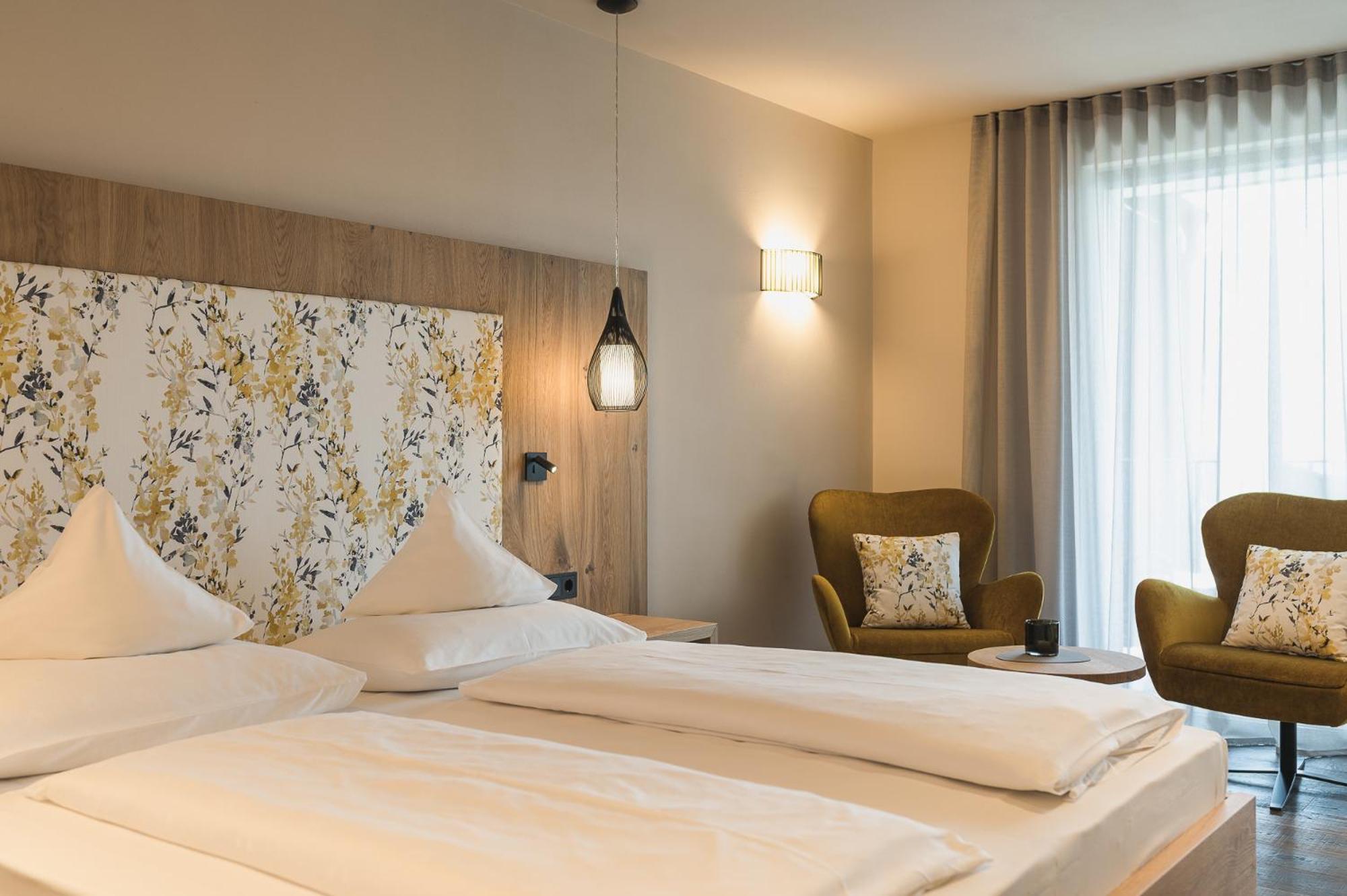 Hotel Landsitz Stroblhof à Tirolo Extérieur photo
