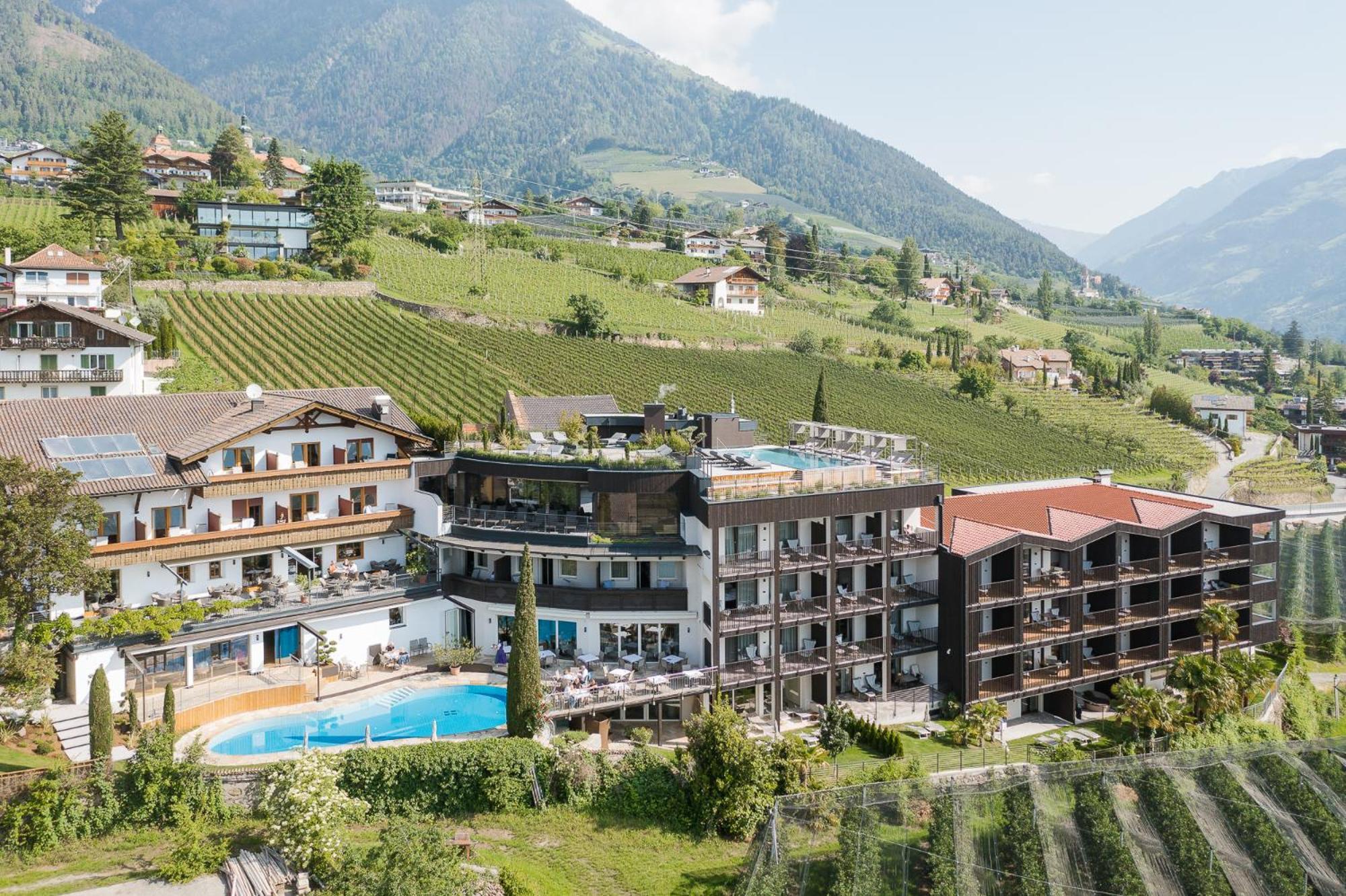 Hotel Landsitz Stroblhof à Tirolo Extérieur photo